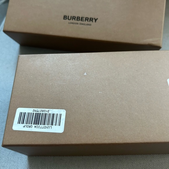 Authentic Burberry Aviator Shades - Picture 8 of 9